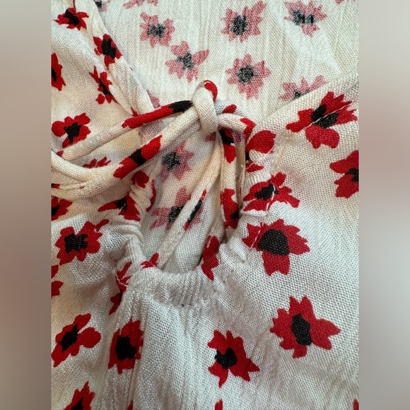Billabong Lightweight Top Oversized Cream Red Flowers Print Long Sleeve Size S - Picture 7 of 11